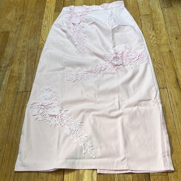 Women’s Light Pink Floral Set Size M - Picture 5 of 6